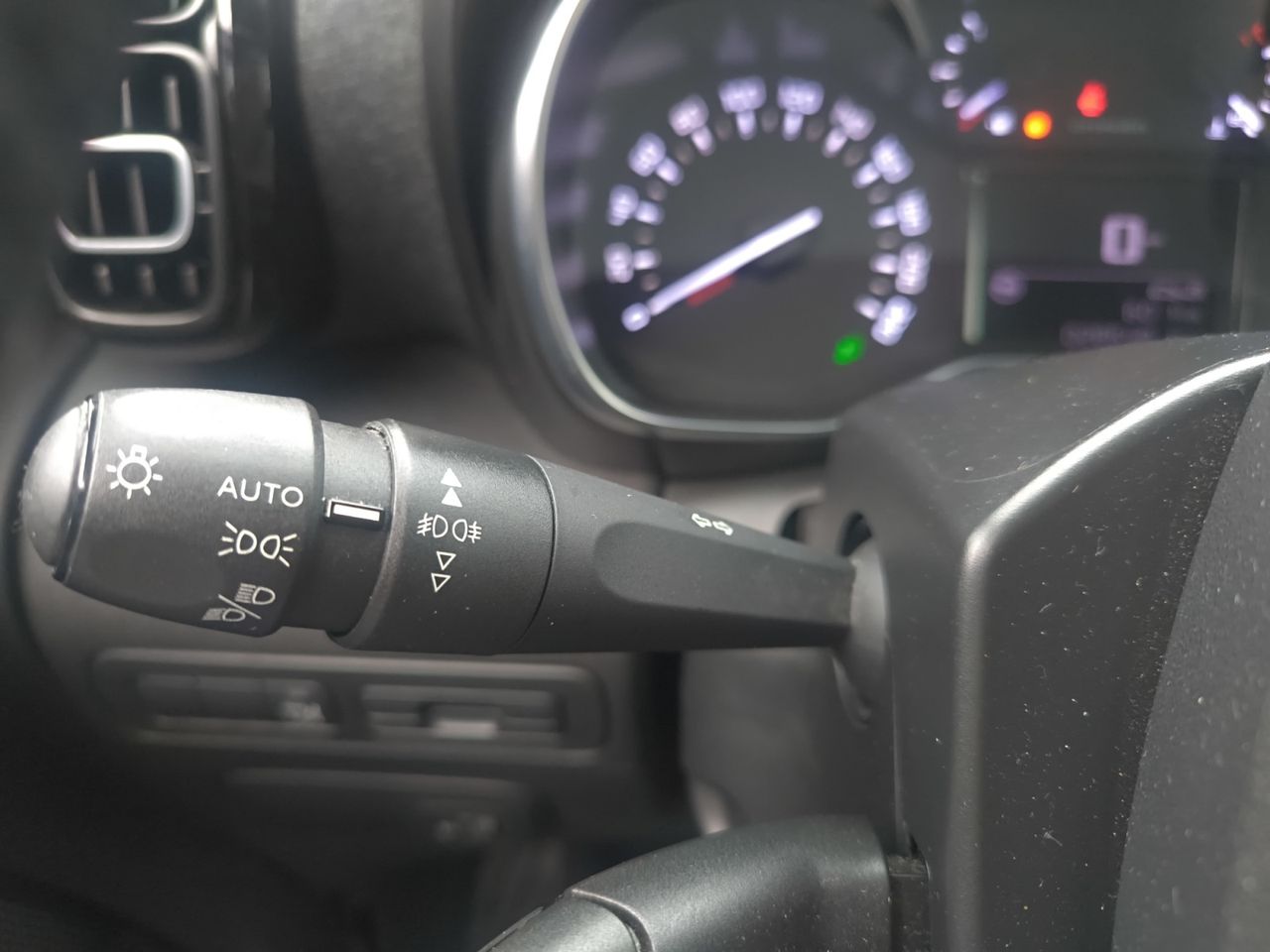 Citroën C3 Aircross BLUE HDI 110 CV SHINE  - Foto 2