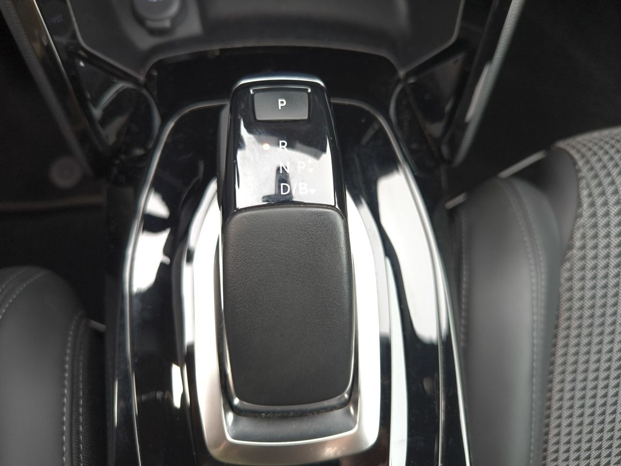 Peugeot e-2008 GT LINE ELECTRICO 136 CV  - Foto 2