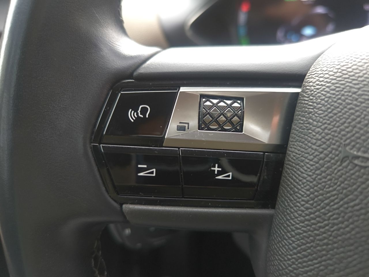 DS DS 3 CROSSBACK E TENSE SO CHIC  - Foto 2