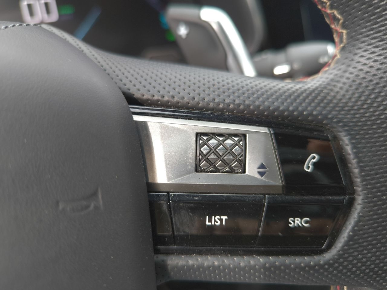 DS DS 7 CROOSBACK E TENSE 225 PERFORMANCE LINE  - Foto 2