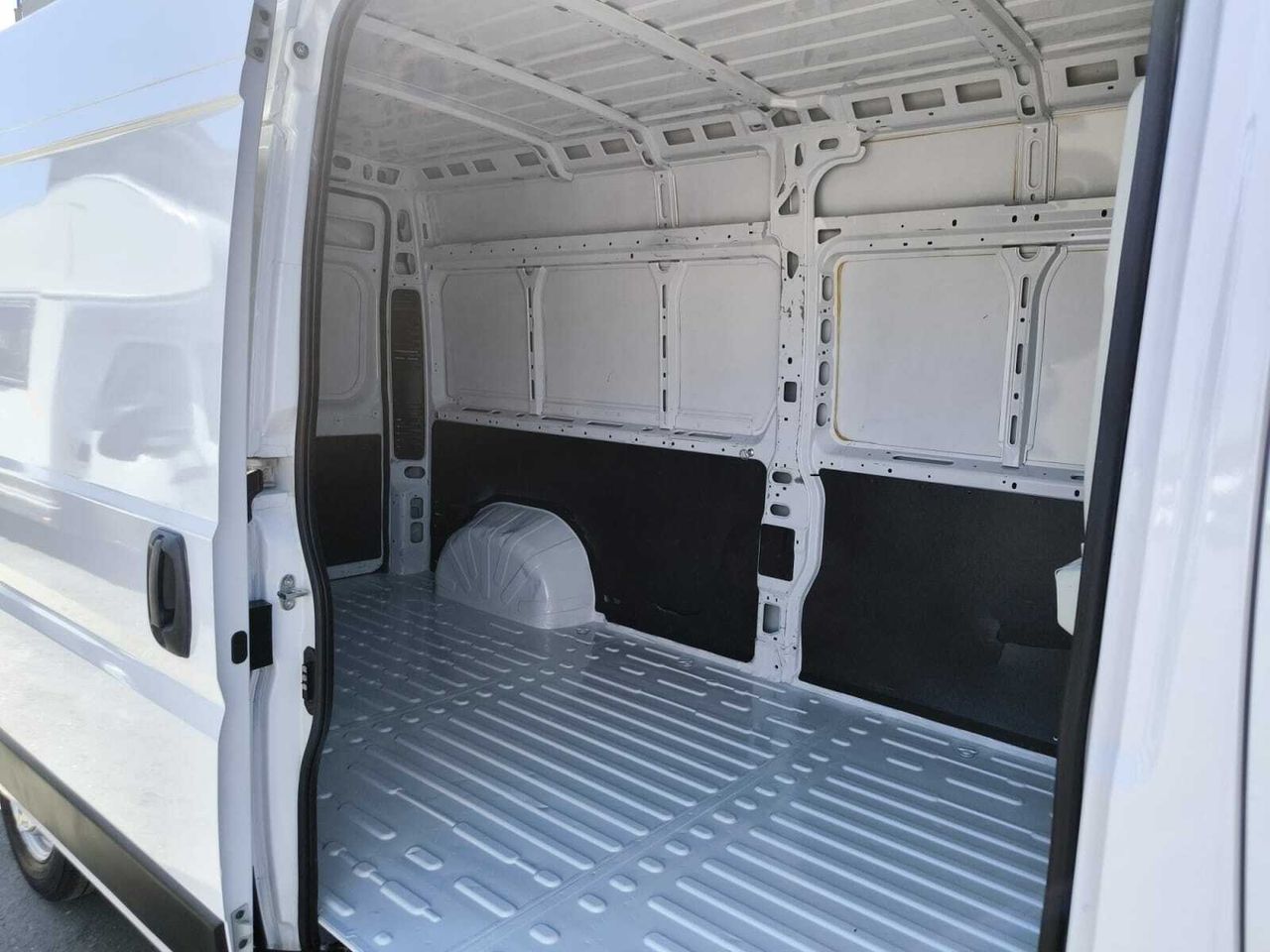 Citroën Jumper FG 35 L3 H2 BLUE HDI 140 CV 6 VEL  - Foto 2