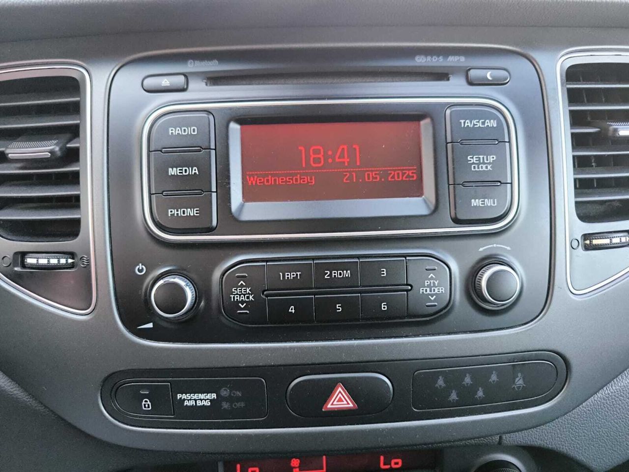 Kia Carens 1.6 GDI CONCEPT 135 CV  - Foto 2