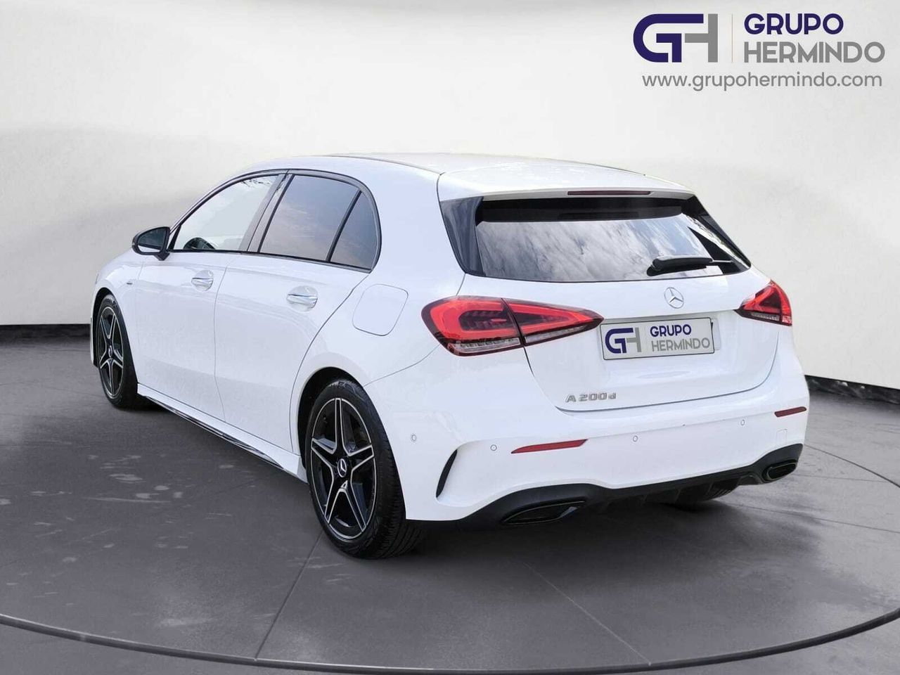 Mercedes Clase A 200 D AMG LINE + PAQUETE PREMIUM+ SMARTPHONE  - Foto 2