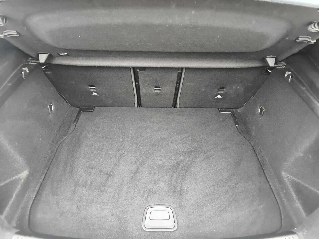 Mercedes Clase A 200 D AMG LINE + PAQUETE PREMIUM+ SMARTPHONE  - Foto 2