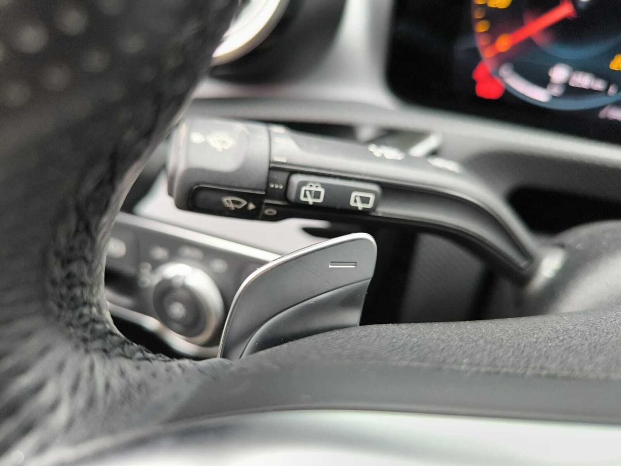 Mercedes Clase A 200 D AMG LINE + PAQUETE PREMIUM+ SMARTPHONE  - Foto 2