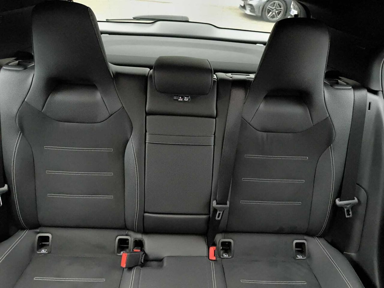 Mercedes Clase A 200 D AMG LINE + PAQUETE PREMIUM+ SMARTPHONE  - Foto 2