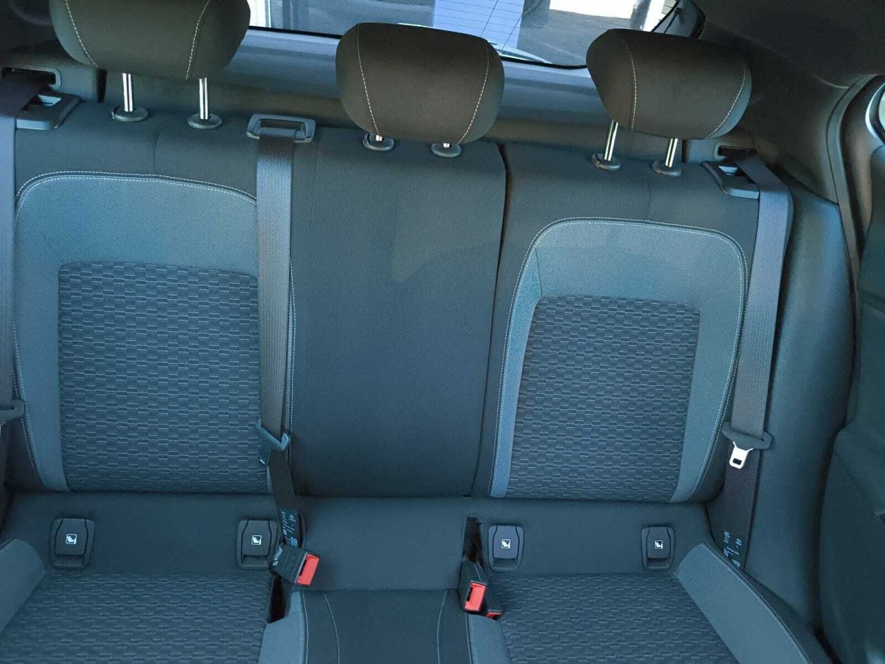 Opel Astra 1.5 D DVC 77 KW 105 CV EDITION  - Foto 2