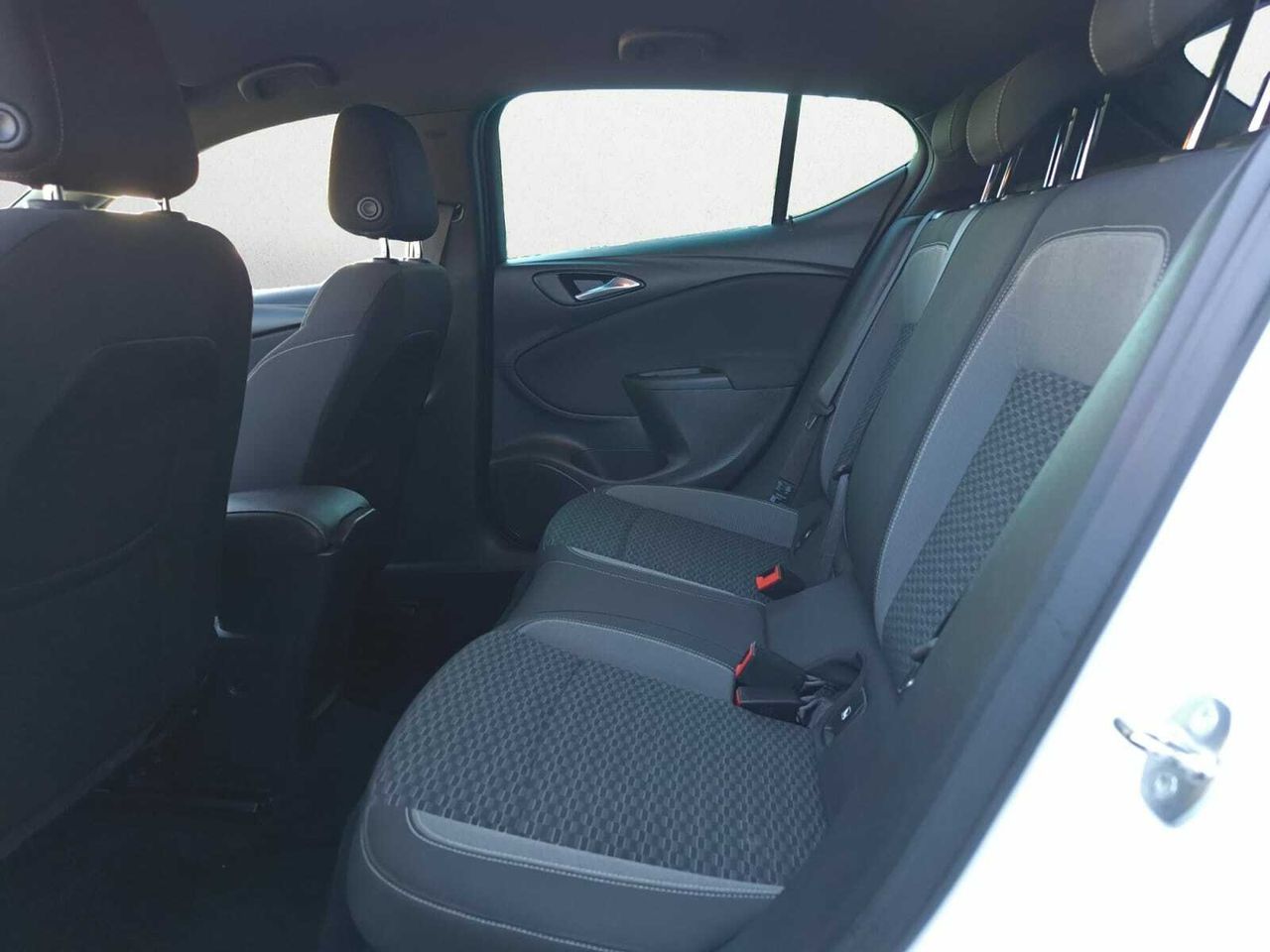 Opel Astra 1.5 D DVC 77 KW 105 CV EDITION  - Foto 2