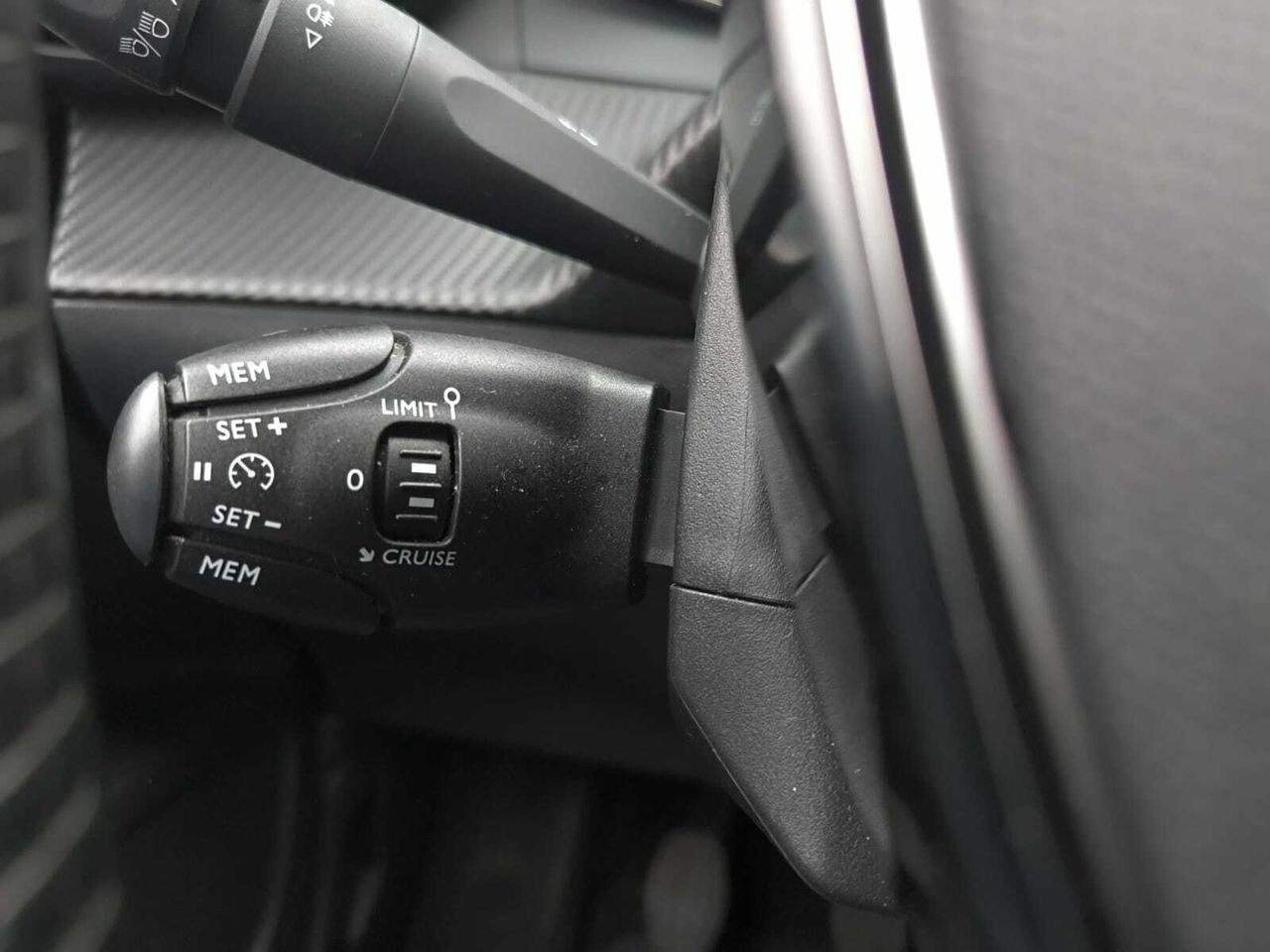 Peugeot 2008 ACTIVE BLUE HDI 100 CV  - Foto 2