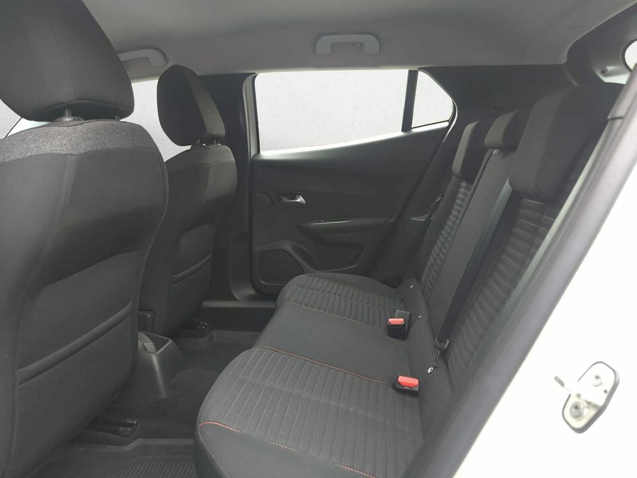 Peugeot 2008 ACTIVE BLUE HDI 100 CV  - Foto 2