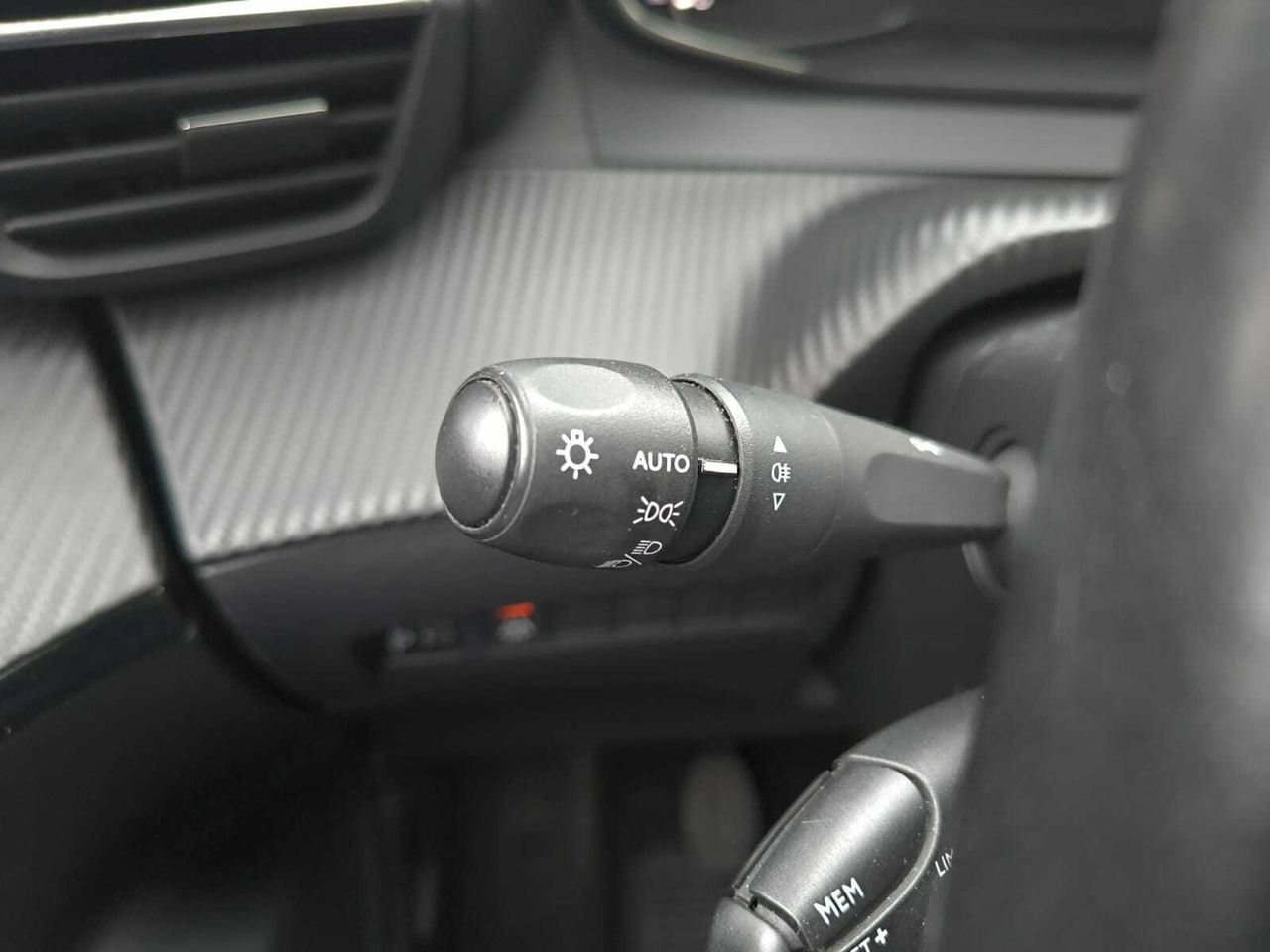 Peugeot 2008 ACTIVE BLUE HDI 100 CV  - Foto 2