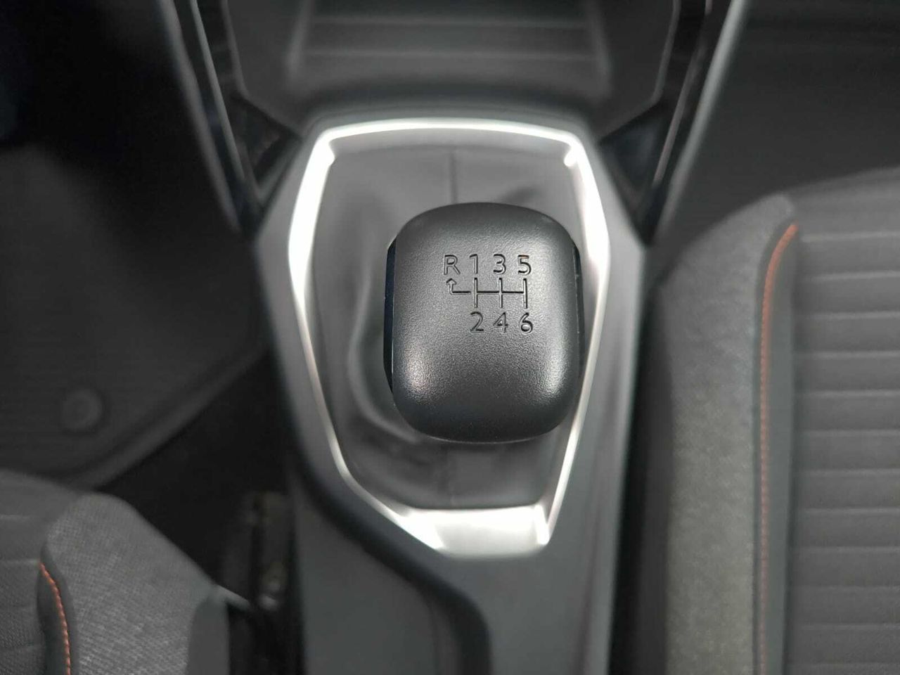 Peugeot 2008 ACTIVE BLUE HDI 100 CV  - Foto 2