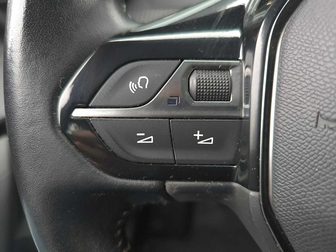 Peugeot 2008 ACTIVE BLUE HDI 100 CV  - Foto 2