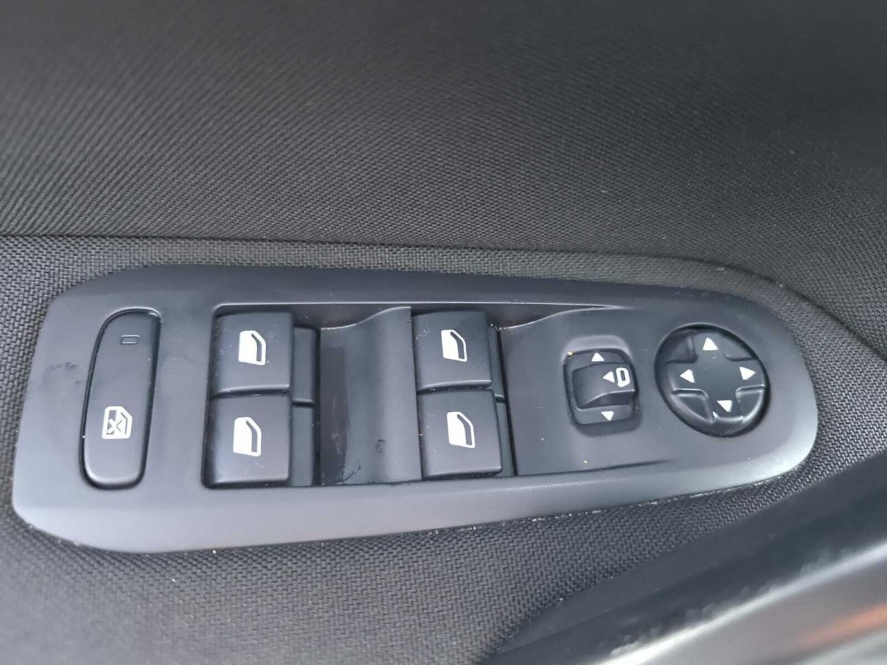 Peugeot 308 ACTIVE PACK BLUE HDI 100 CV  - Foto 2