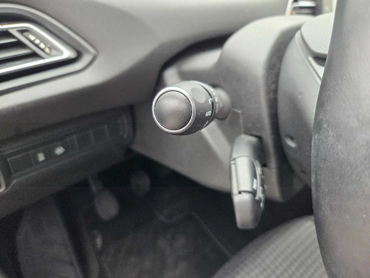 Peugeot 308 ACTIVE PACK BLUE HDI 130 CV  - Foto 2