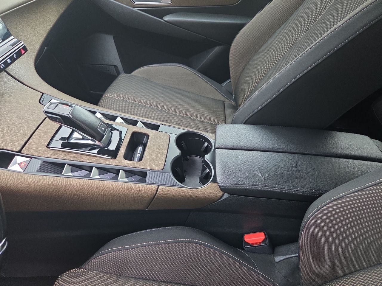 DS DS 7 180 AUT  SO CHIC   - Foto 2