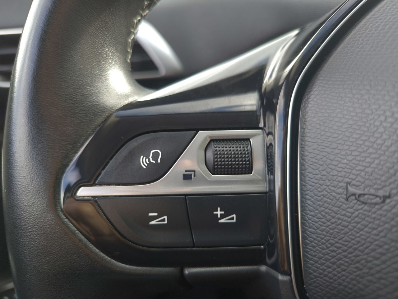 Peugeot 3008 ALLURE 130CV  - Foto 2