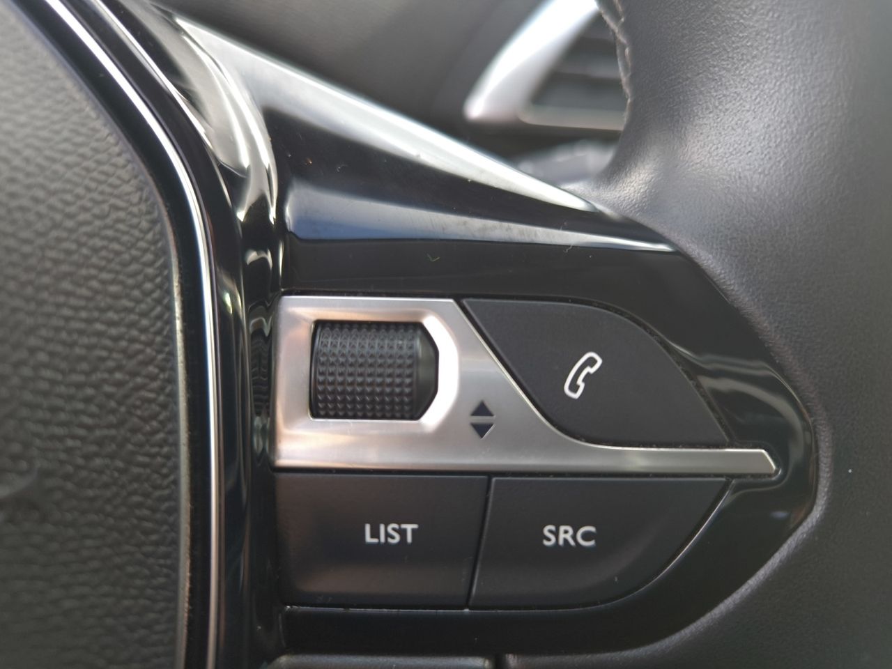 Peugeot 3008 ALLURE 130CV  - Foto 2