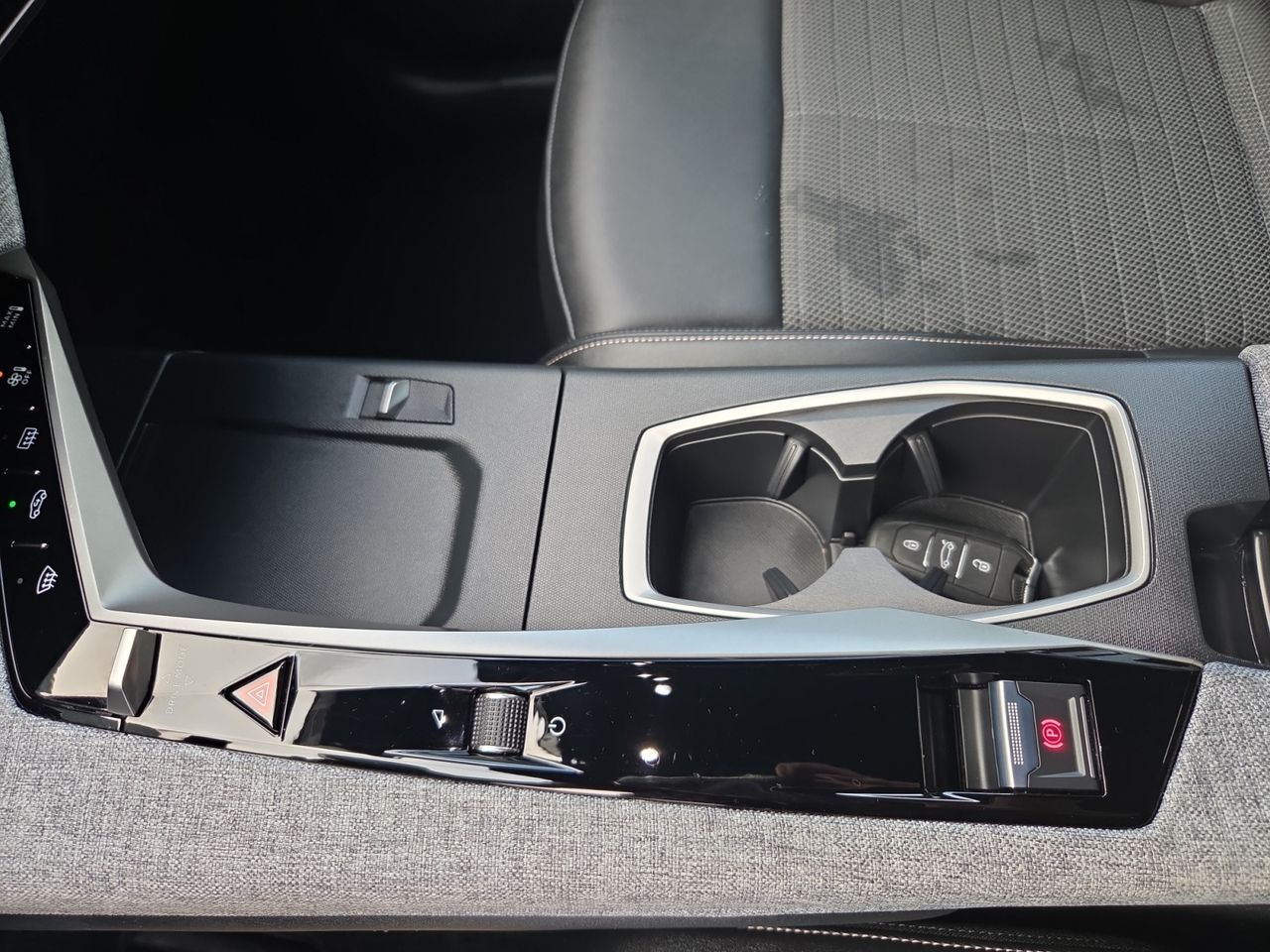 Peugeot 3008 Hybrid 3008 Allure HYBRID 145 e-DCS6  - Foto 2