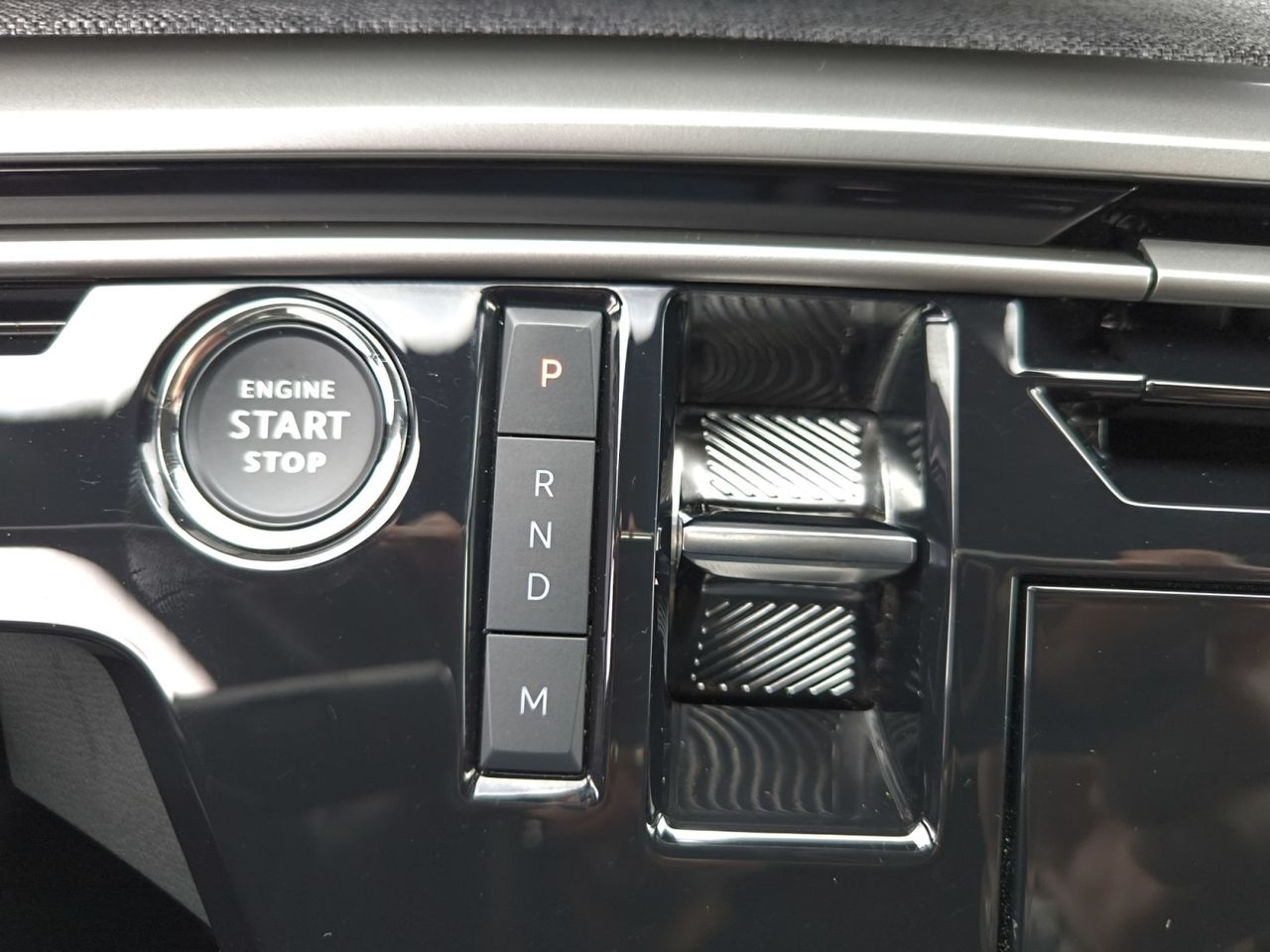 Peugeot 5008 5008 Hybrid 1.2 Allure eDCS6  - Foto 2