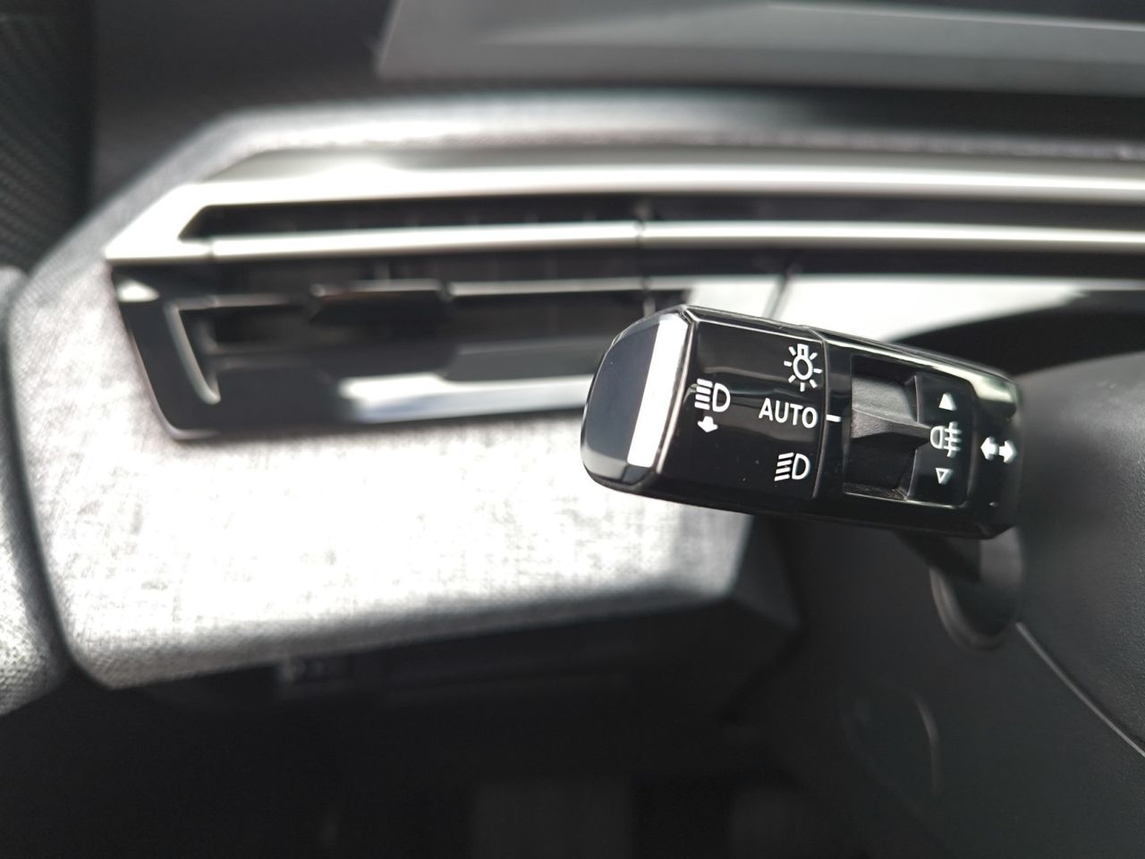 Peugeot 5008 5008 Hybrid 1.2 Allure eDCS6  - Foto 2