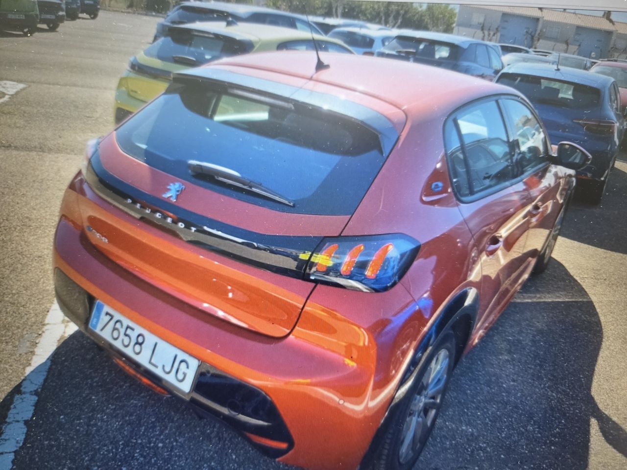 Peugeot e-208 ALLURE  - Foto 2