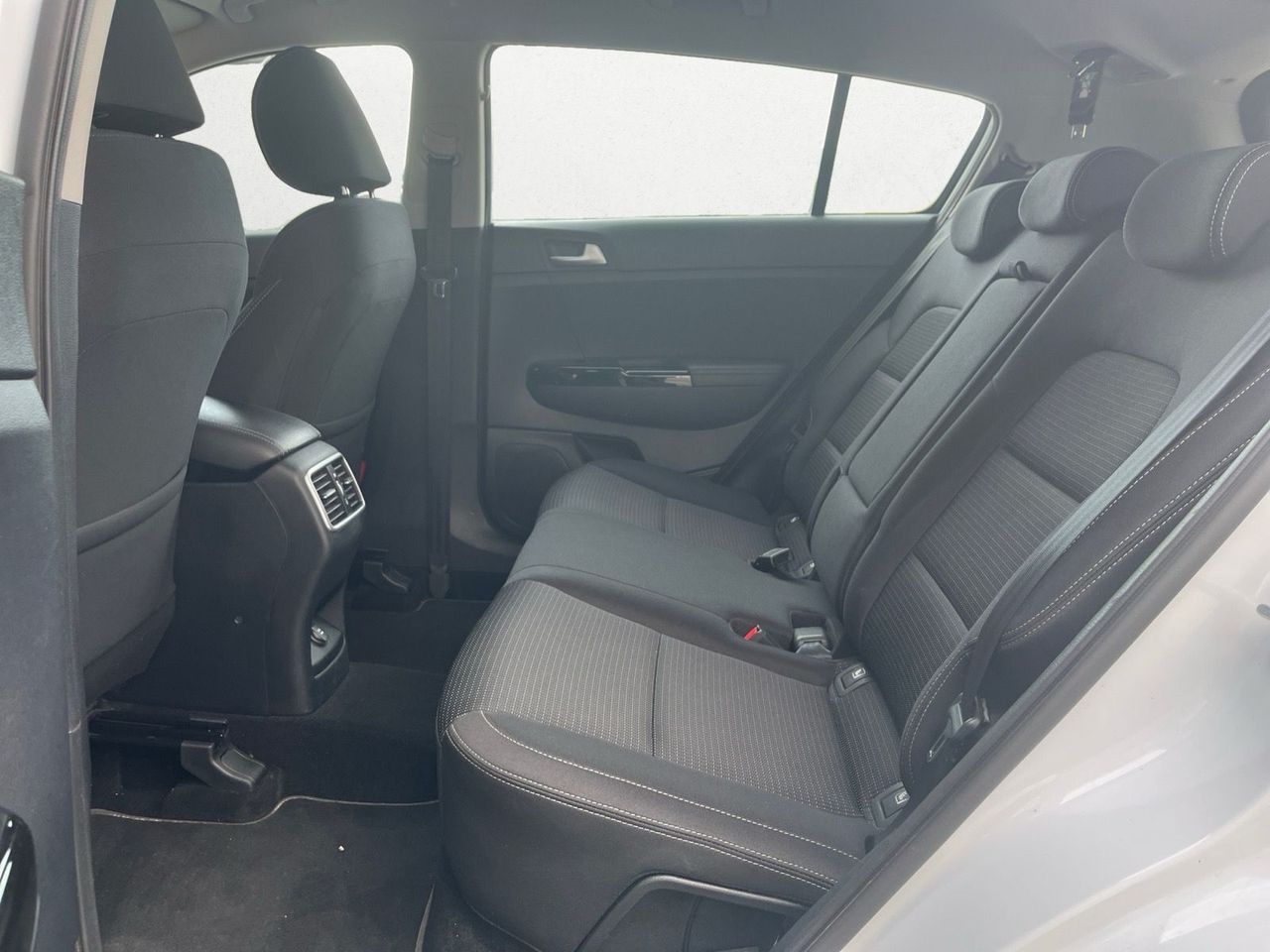 Kia Sportage 1.6 GDI DRIVE 4X2  132 CV  - Foto 2