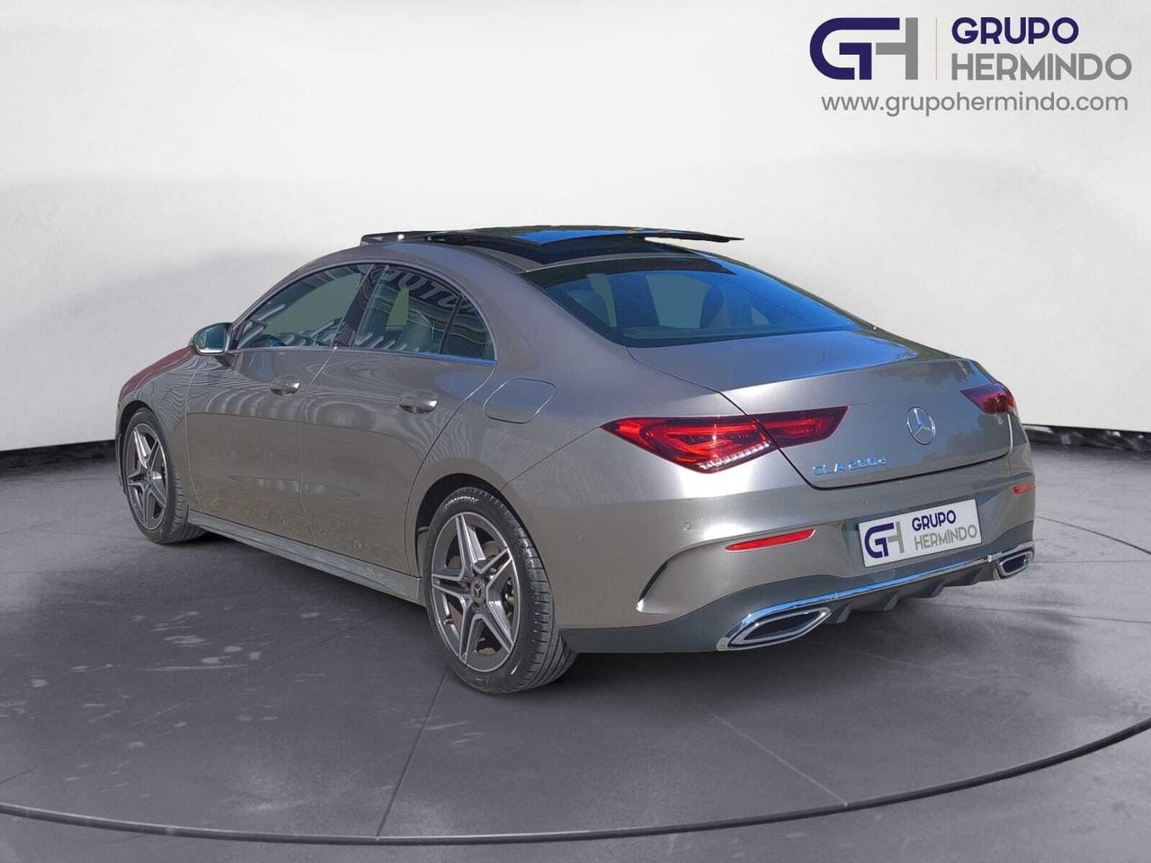 Mercedes CLA 200 D DCT AMG + TECHO PANORAMICO  - Foto 2