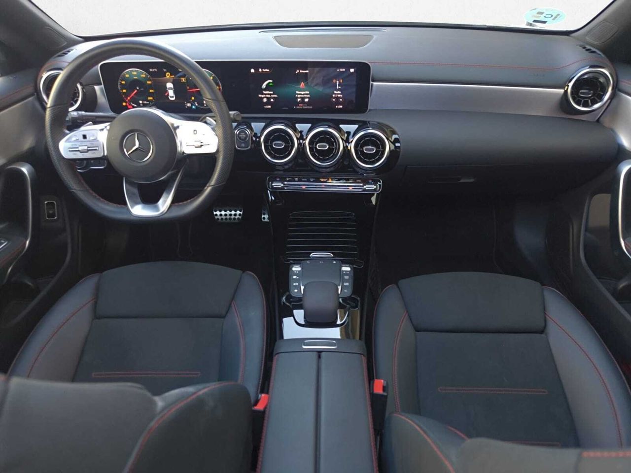 Mercedes CLA 200 D DCT AMG + TECHO PANORAMICO  - Foto 2