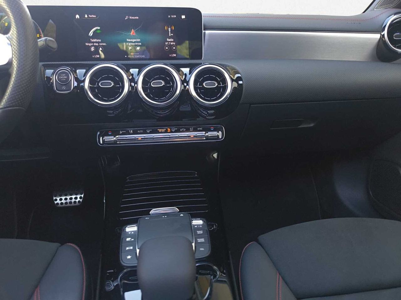 Mercedes CLA 200 D DCT AMG + TECHO PANORAMICO  - Foto 2