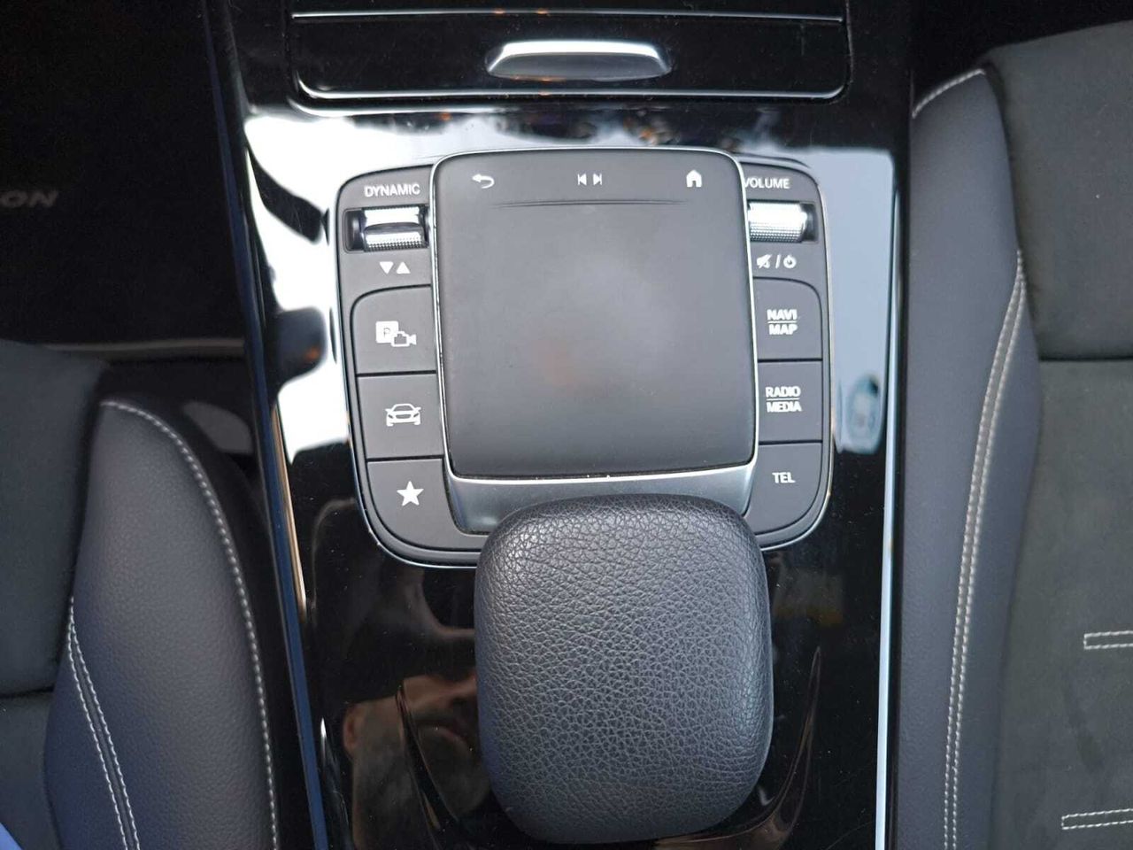 Mercedes CLA 200 D DCT AMG LINE + PAQ. PREMIUM + SMARTPHONE  - Foto 2