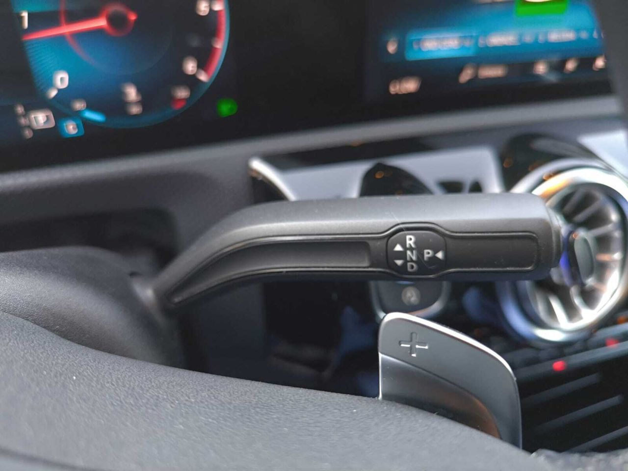 Mercedes CLA 200 D DCT AMG LINE + PAQ. PREMIUM + SMARTPHONE  - Foto 2