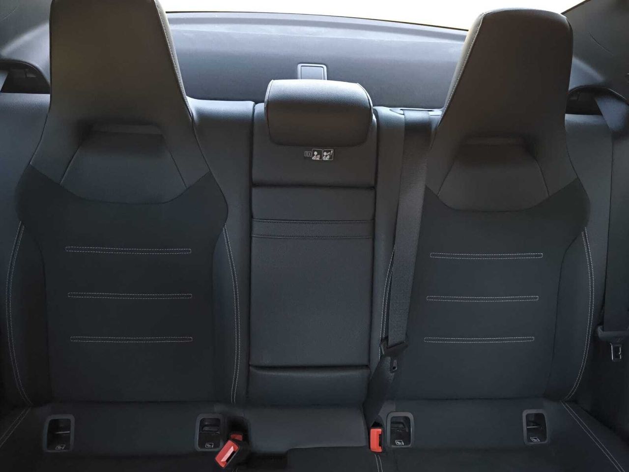 Mercedes CLA 200 D DCT AMG LINE + PAQ. PREMIUM + SMARTPHONE  - Foto 2