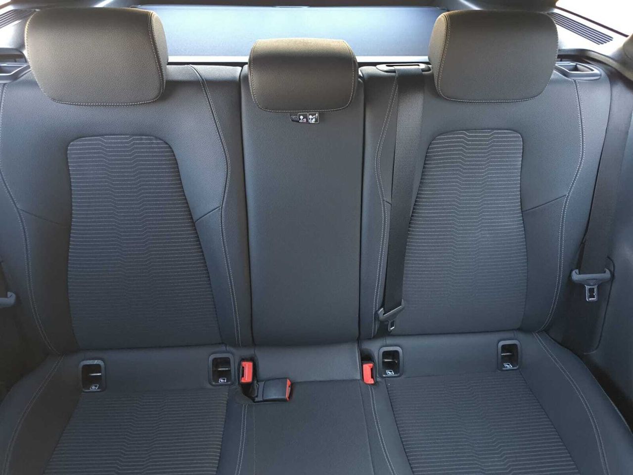 Mercedes CLA 200 D DCT SHOOTING BRAKE + PAQ ADVANTAGE+ SMARTPHONE  - Foto 2