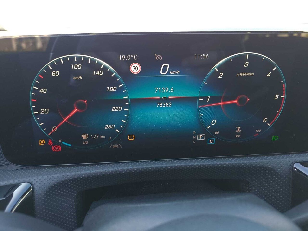 Mercedes CLA 200 D DCT SHOOTING BRAKE + PAQ ADVANTAGE+ SMARTPHONE  - Foto 2