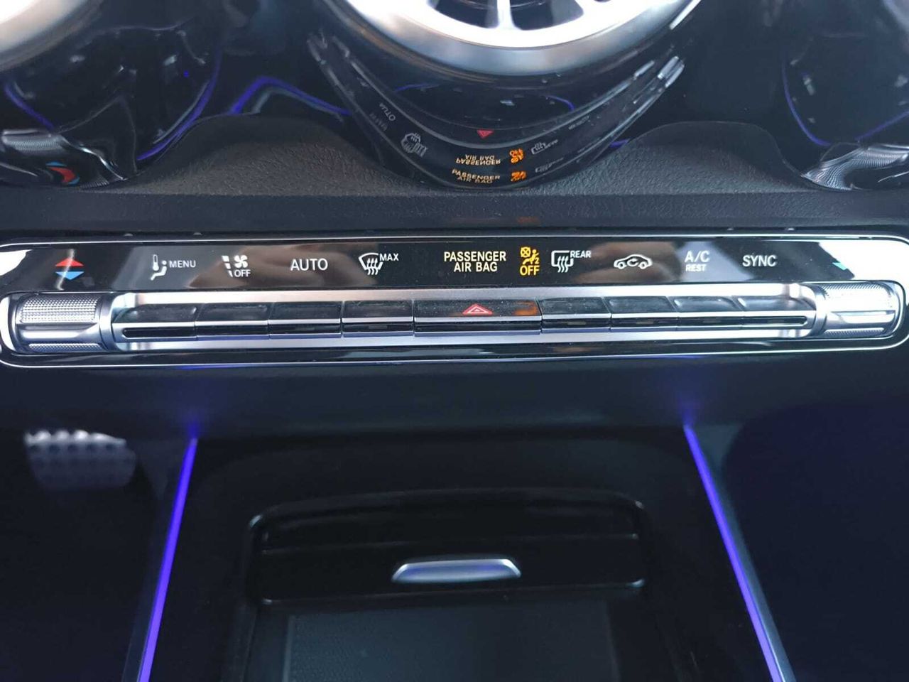 Mercedes GLB 200 D DCT 7 PLAZAS+AMG LINE+PAQ PREMIUM  - Foto 2