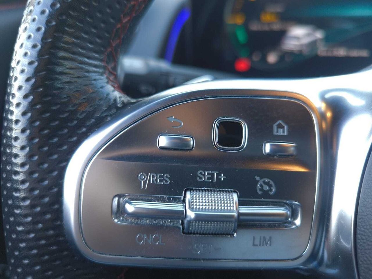 Mercedes GLB 200 D DCT 7 PLAZAS+AMG LINE+PAQ PREMIUM  - Foto 2