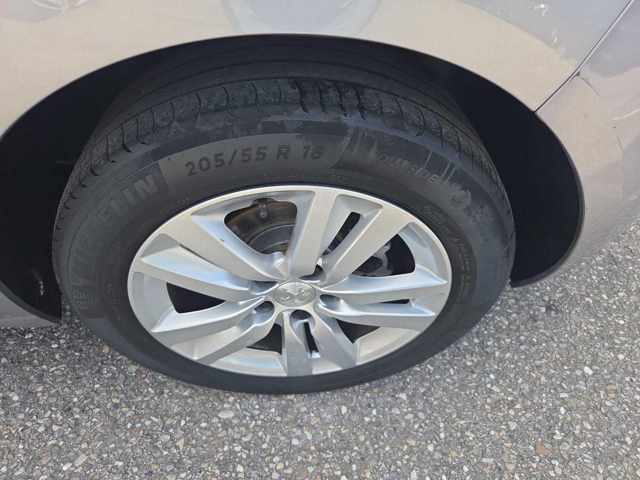 Peugeot 308 ACTIVE PACK BLUE HDI 100 CV  - Foto 2