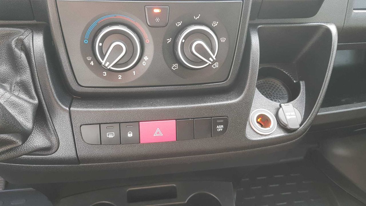 Peugeot Boxer FG 335 L3 H2 BLUE HDI 140 CV 6 VEL  - Foto 2