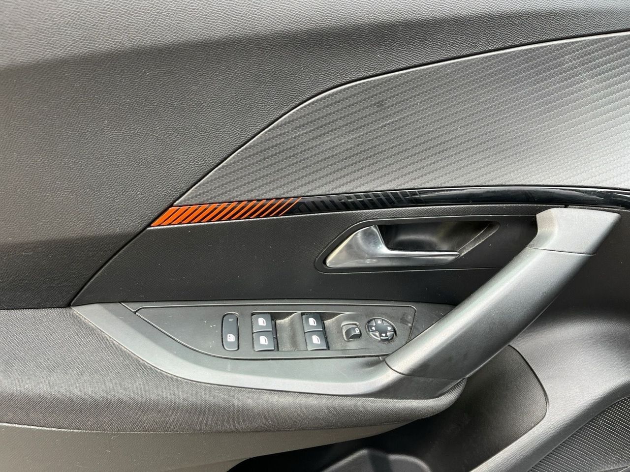 Peugeot e-2008 ACTIVE ELECTRICO 136 CV  - Foto 2