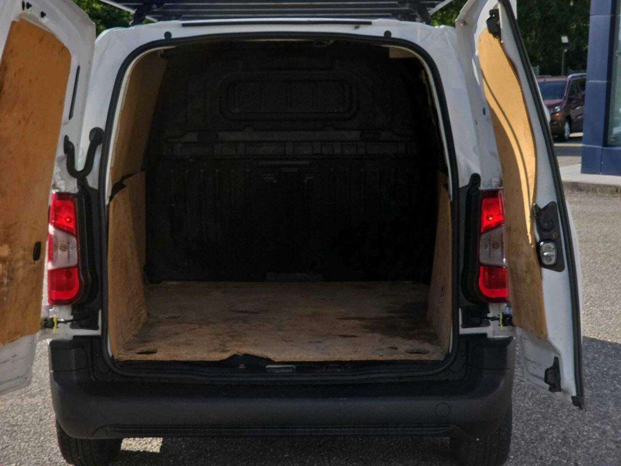 Peugeot Partner PRO STANDARD 600 KG BLUE HDI 100 CV  - Foto 2