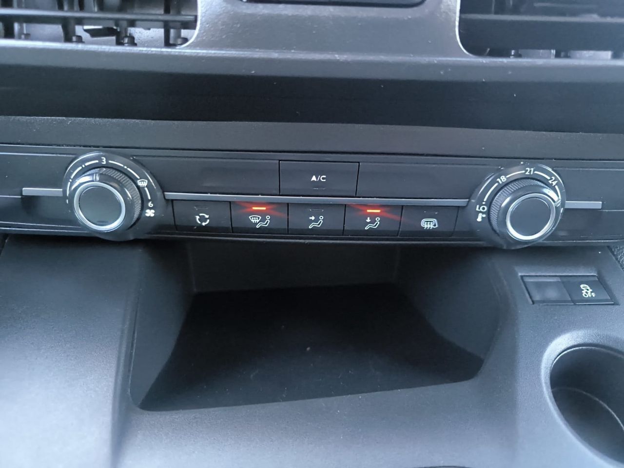 Peugeot Partner PRO STANDARD 600 KG BLUE HDI 100 CV  - Foto 2