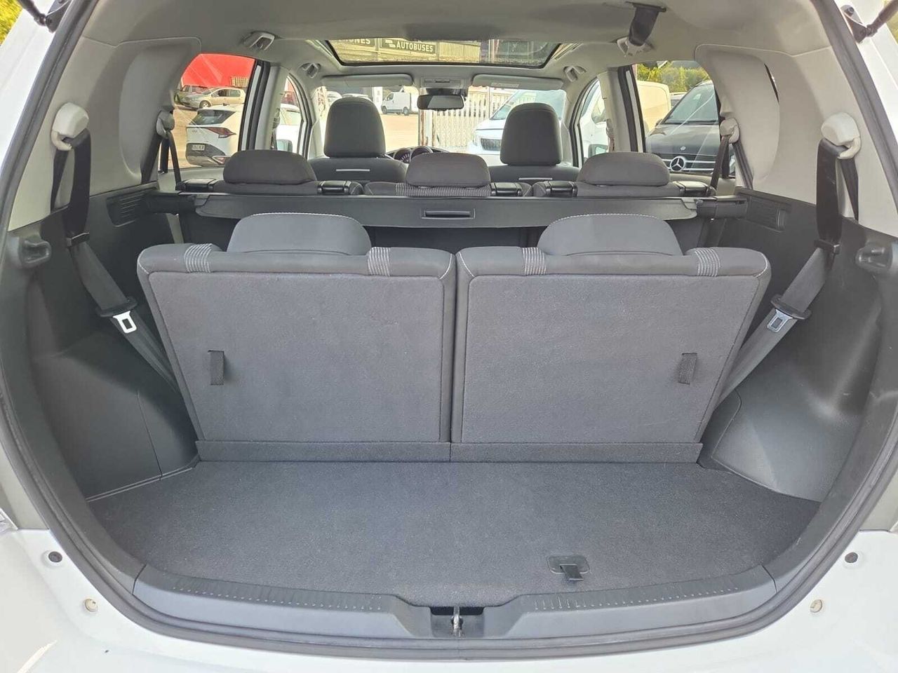 Toyota Verso 1.6 130 CV ADVANCE 7 PLAZAS  - Foto 2