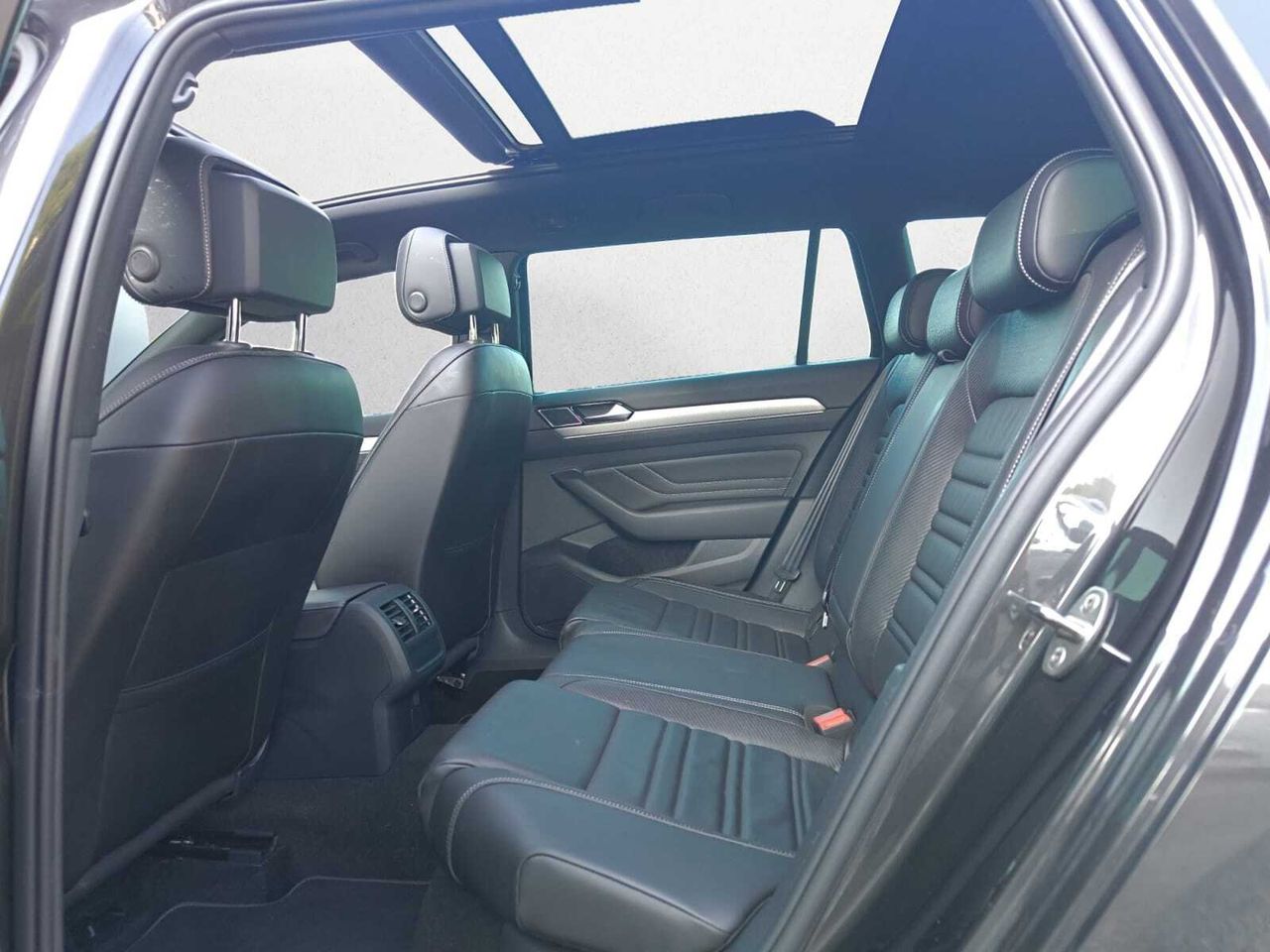 Volkswagen Passat VARIANT R LINE 2.0 TDI 110 KW 150 CV DSG  - Foto 2