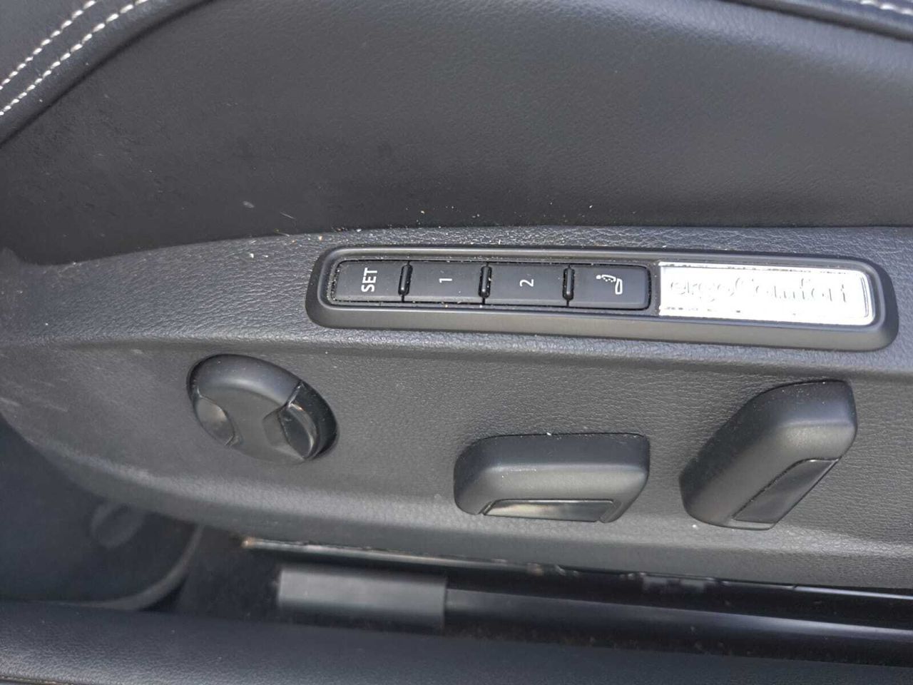 Volkswagen Passat VARIANT R LINE 2.0 TDI 110 KW 150 CV DSG  - Foto 2