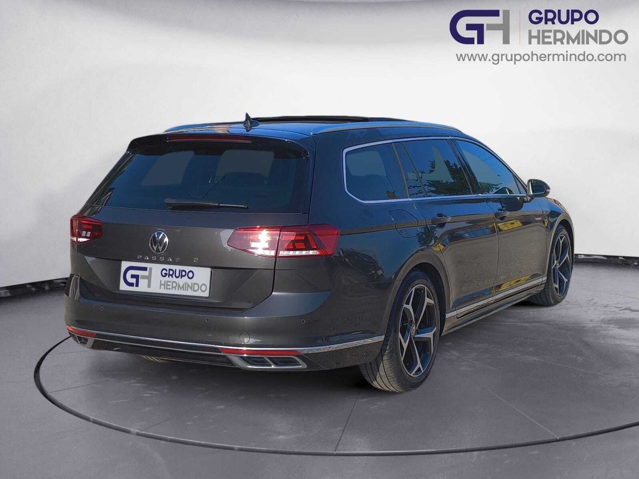 Volkswagen Passat VARIANT R LINE 2.0 TDI 110 KW 150 CV DSG  - Foto 2