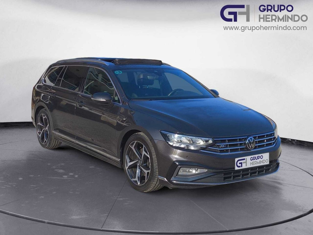 Volkswagen Passat VARIANT R LINE 2.0 TDI 110 KW 150 CV DSG  - Foto 2