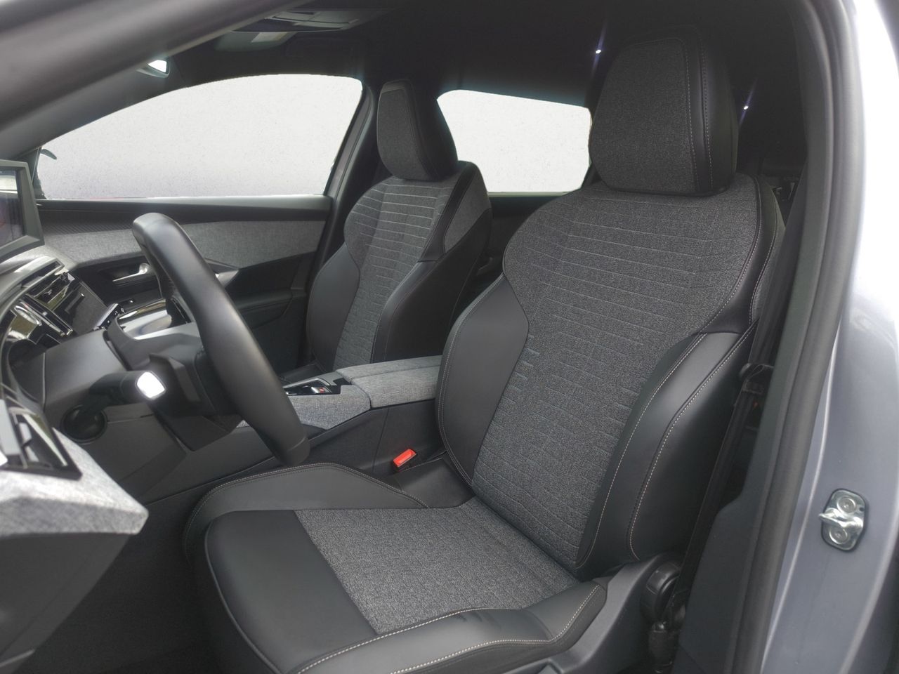 Peugeot 5008  Allure HYBRID 145 eDCS6  - Foto 2