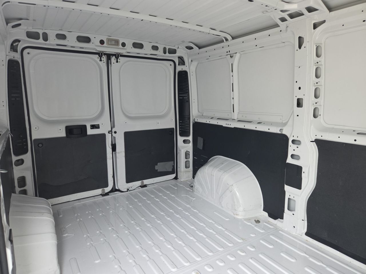 Citroën Jumper 33 l2 h1  140cv   - Foto 2