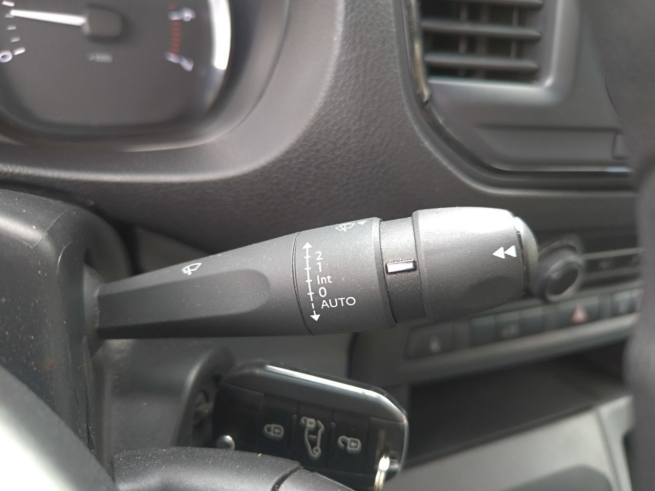 Fiat Scudo BUSSINES 100CV   - Foto 2